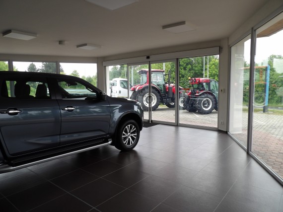 Nový Autosalon ISUZU v Novém Jičíně (foto 1)