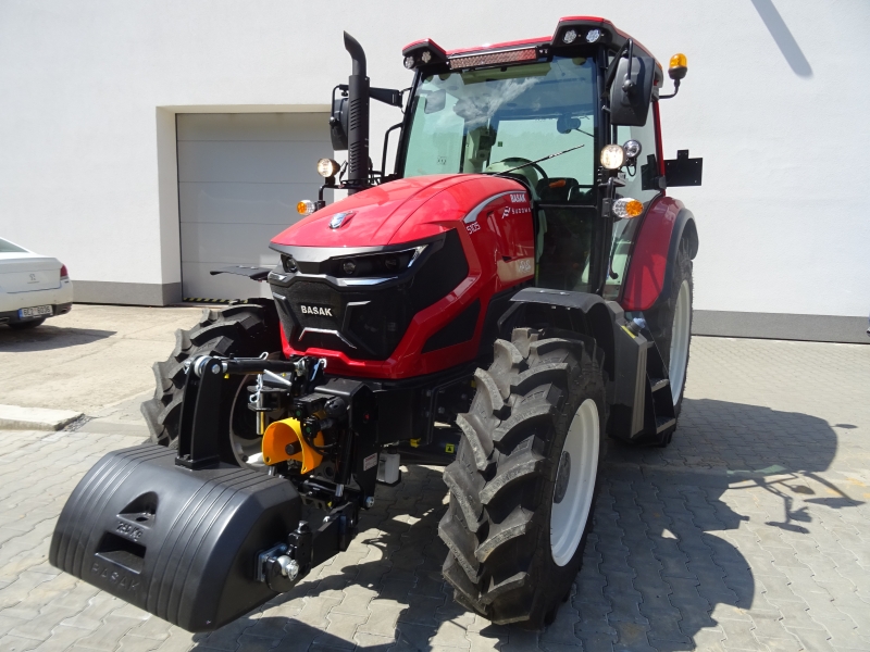 BASAK 5105 s předním vývodovým hřídelem BASAK 5105 s předním vývodovým hřídelem