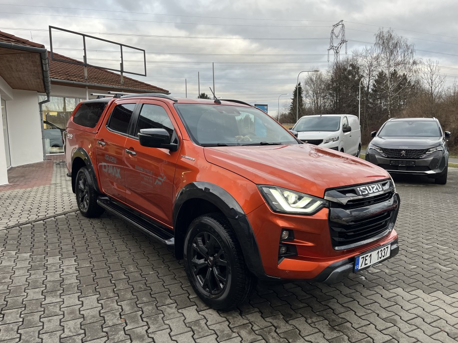 Isuzu D-Max VCROSS Double Cab 4x4 A/T Isuzu D-Max VCROSS Double Cab 4x4 A/T