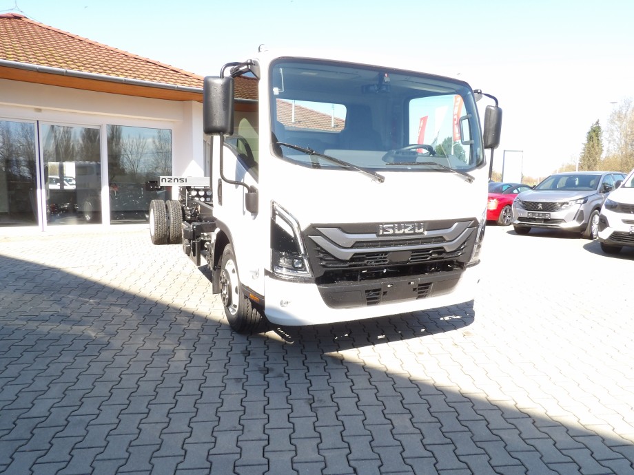 Isuzu M30 5,2L Isuzu M30 5,2L