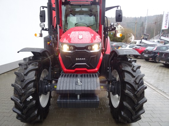 Traktor BASAK 5115 přední kapota