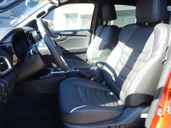 Isuzu D-Max VCROSS Double Cab 4x4 A/T (foto 11)