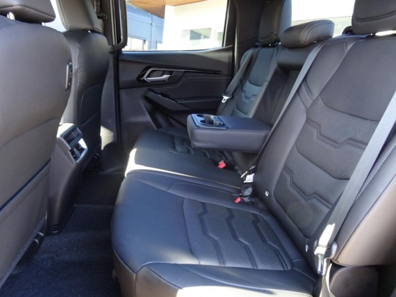 Isuzu D-Max VCROSS Double Cab 4x4 A/T (foto 11)