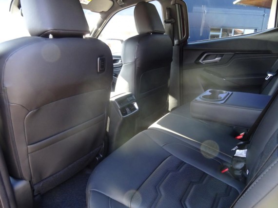 Isuzu D-Max VCROSS Double Cab 4x4 A/T (foto 12)