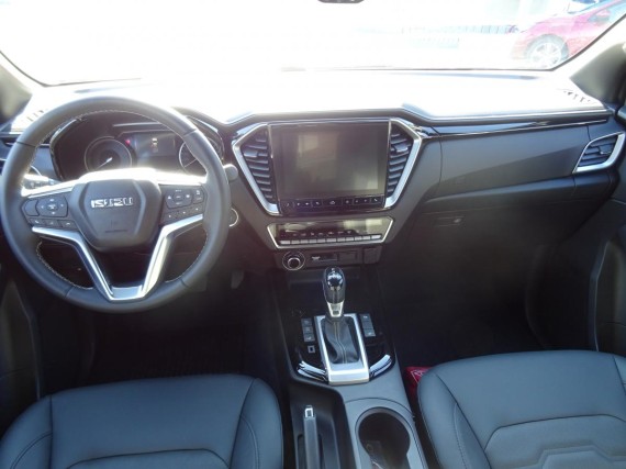 Isuzu D-Max VCROSS Double Cab 4x4 A/T (foto 17)