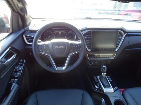Isuzu D-Max VCROSS Double Cab 4x4 A/T (foto 18)