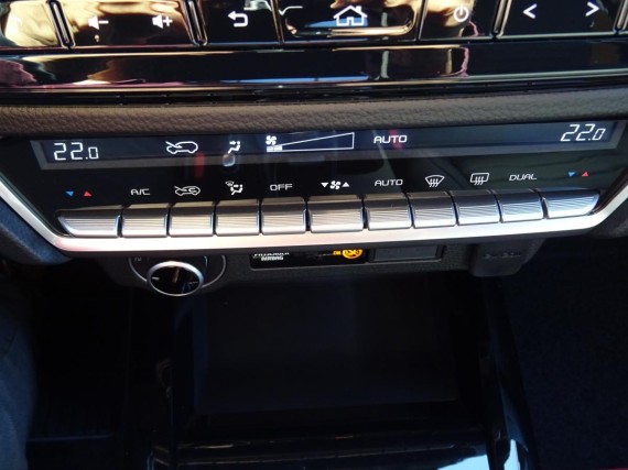 Isuzu D-Max VCROSS Double Cab 4x4 A/T (foto 29)