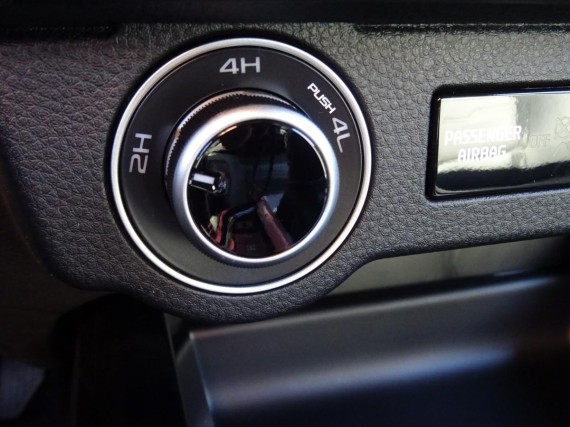 Isuzu D-Max VCROSS Double Cab 4x4 A/T (foto 33)