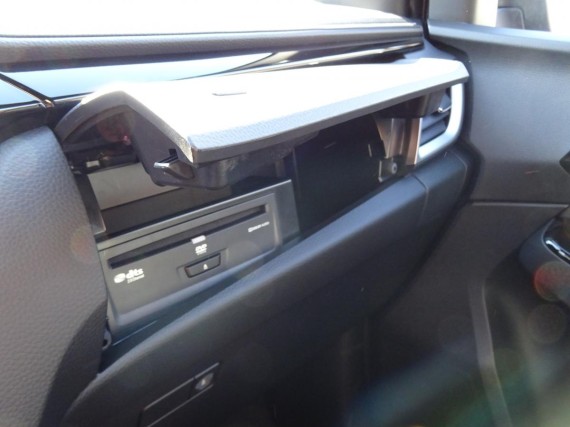 Isuzu D-Max VCROSS Double Cab 4x4 A/T (foto 37)