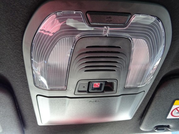 Isuzu D-Max VCROSS Double Cab 4x4 A/T (foto 42)