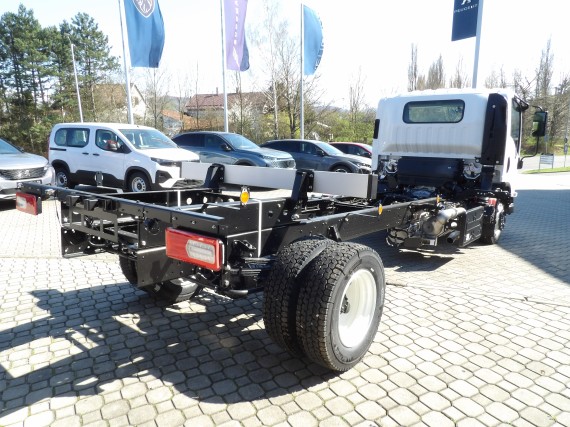 Isuzu M30 5,2L (foto 6)