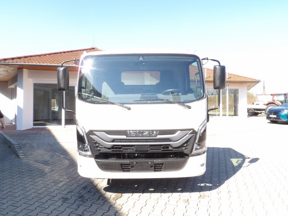 Isuzu M30 5,2L (foto 1)