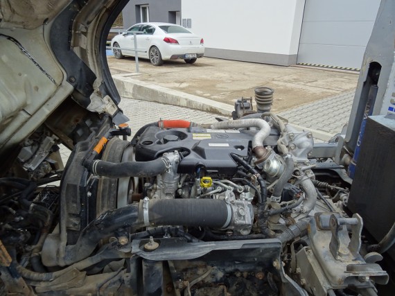 Isuzu P60 3,0L (foto 13)