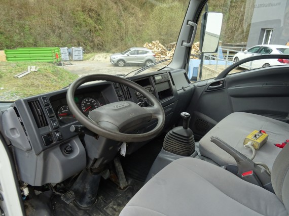 Isuzu P60 3,0L (foto 19)