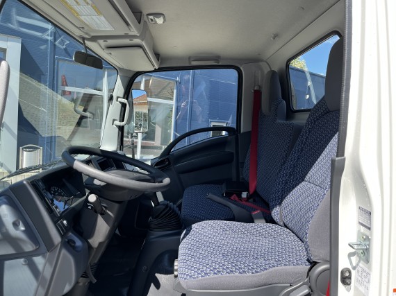 ISUZU M27 (foto 11)