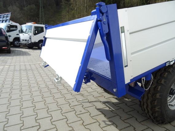 Traktorový přívěs 1070 kg 24
