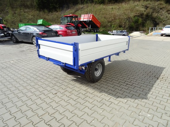 Traktorový přívěs 1070 kg 10