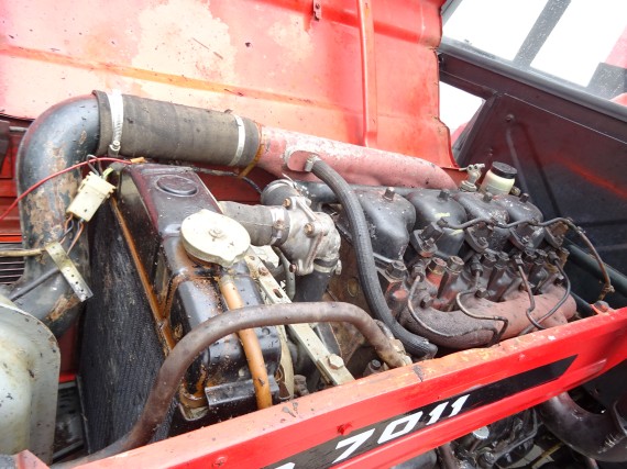 Traktor ZETOR 7011 (2)