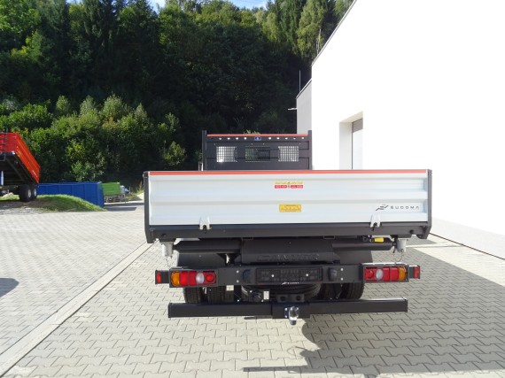 FUSO 7C18 zezadu