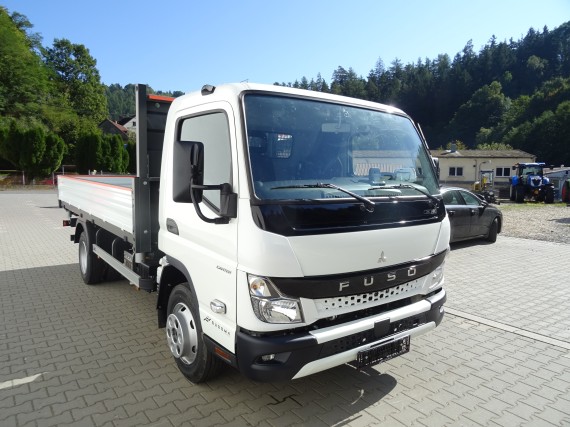 FUSO 7C18 z levého boku  2