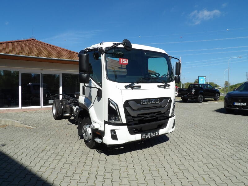 Isuzu F11 5.2L, 240k, MT6,