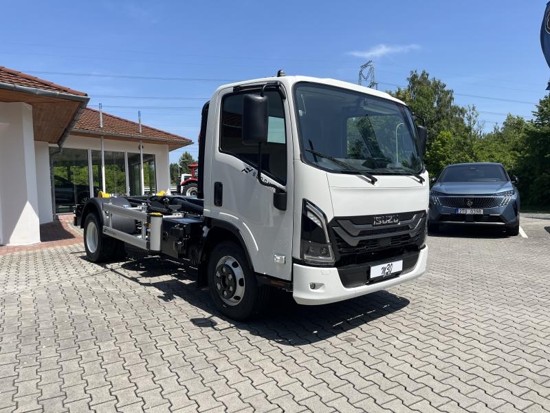 Isuzu M30 7,5t 3,0L 150k hák. nosič Isuzu M30 7,5t 3,0L 150k hák. nosič