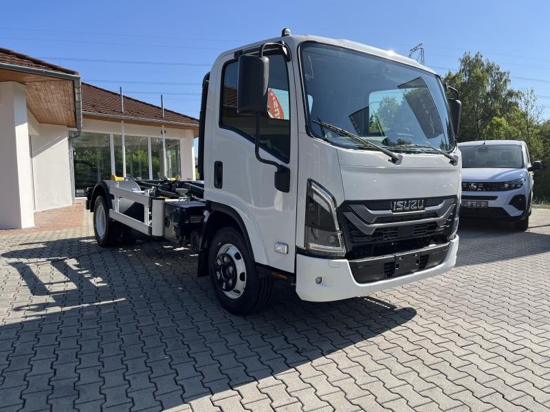 Isuzu M30 7,5t 3,0L 150k hák. nosič Isuzu M30 7,5t 3,0L 150k hák. nosič