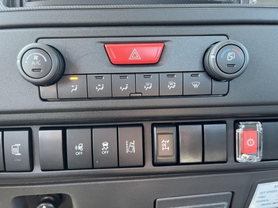 Isuzu M30 7,5t 3,0L 150k hák. nosič (foto 21)