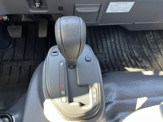 Isuzu M30 7,5t 3,0L 150k hák. nosič (foto 25)