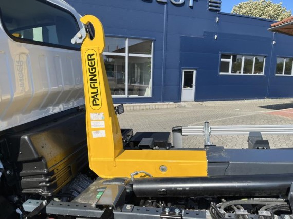 Isuzu M30 7,5t 3,0L 150k hák. nosič (foto 32)