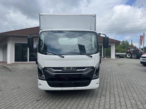 Isuzu M30 5,2L MAN6, skříň a čelo (foto 1)