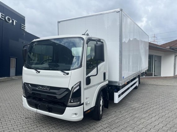 Isuzu M30 5,2L MAN6, skříň a čelo (foto 2)