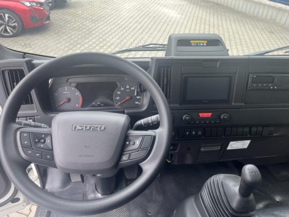 Isuzu M30 5,2L MAN6, skříň a čelo (foto 42)