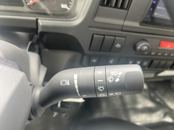 Isuzu M30 5,2L MAN6, skříň a čelo (foto 28)