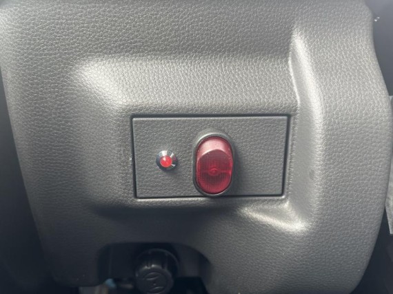 Isuzu M30 5,2L MAN6, skříň a čelo (foto 20)
