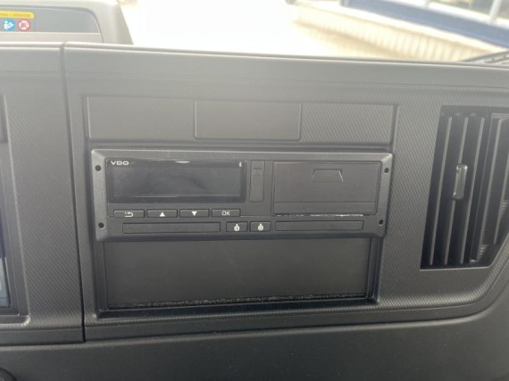 Isuzu M30 5,2L MAN6, skříň a čelo (foto 22)