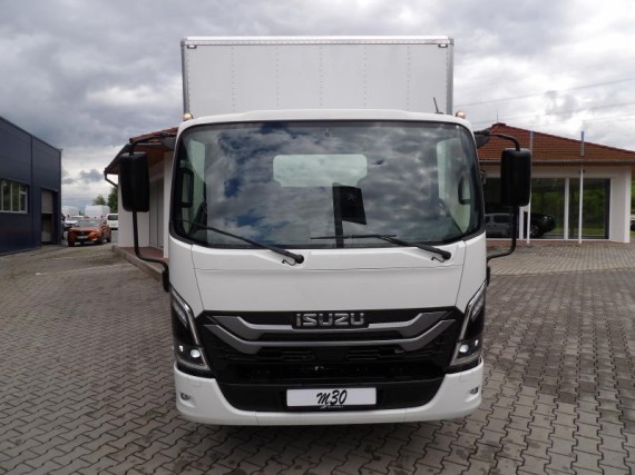Isuzu M30 5,2L MAN6, skříň a čelo (foto 3)