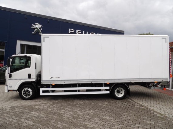 Isuzu M30 5,2L MAN6, skříň a čelo (foto 7)