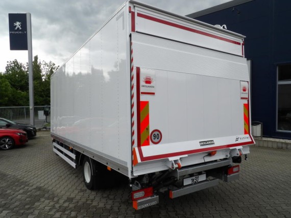 Isuzu M30 5,2L MAN6, skříň a čelo (foto 53)