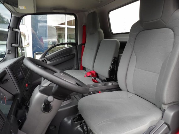 Isuzu M30 5,2L MAN6, skříň a čelo (foto 23)
