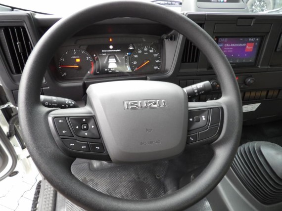 Isuzu M30 5,2L MAN6, skříň a čelo (foto 33)