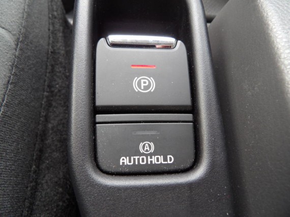 Isuzu M30 5,2L MAN6, skříň a čelo (foto 44)