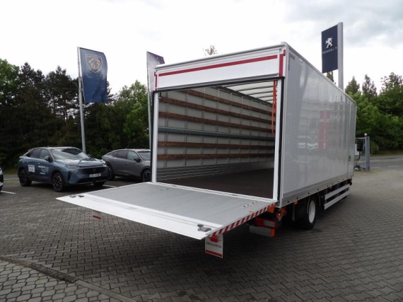 Isuzu M30 5,2L MAN6, skříň a čelo (foto 56)