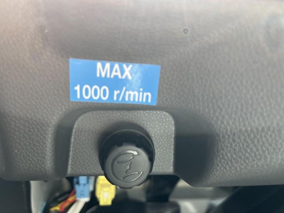 Isuzu M30 7,5t 3,0L 150k hák. nosič (foto 27)