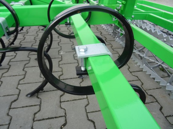 Ostatní Ostatní Pružinový kultivátor (foto 11)