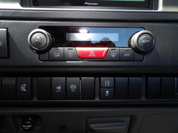 Isuzu F14 5.2L, 240k, AUT6, Hákový nosič (foto 22)