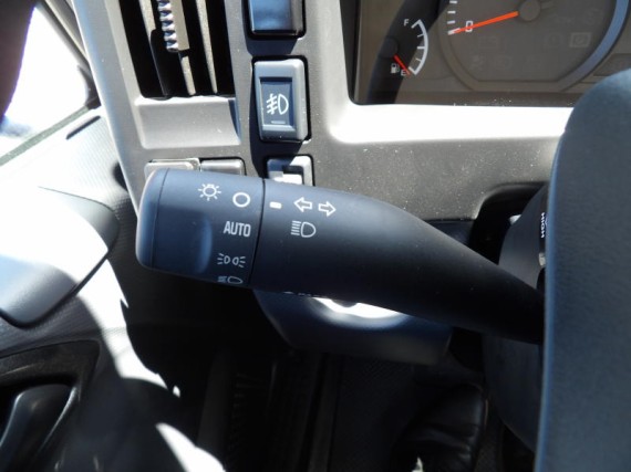Isuzu M27 3,0L 150k MAN5 (foto 35)