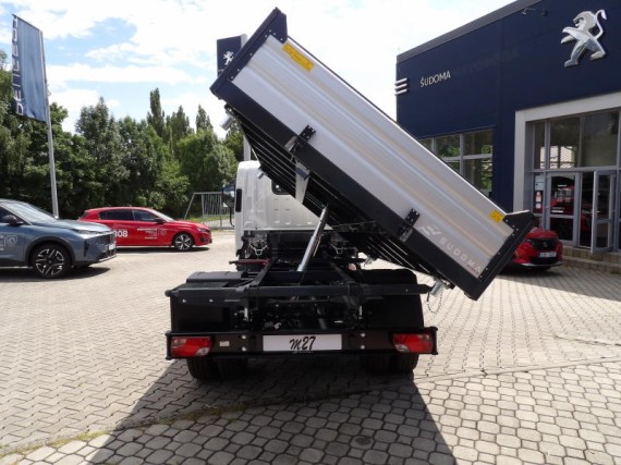 Isuzu M27 3,0L 150k MAN5 3s sklápěč (foto 49)
