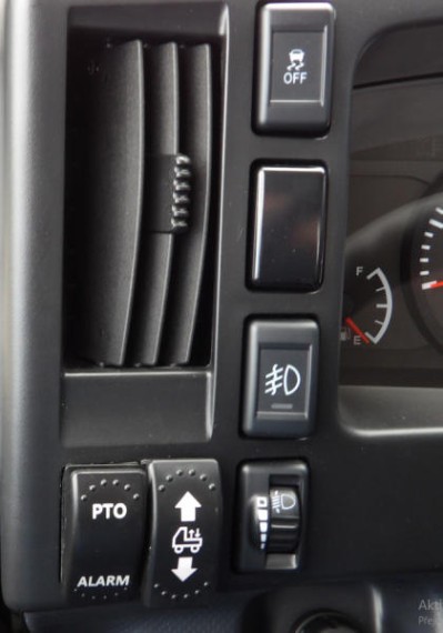 Isuzu M27 3,0L 150k MAN5 3s sklápěč (foto 33)