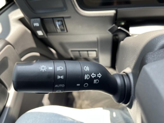 Isuzu M30 7,5t 3,0L 150k hák. nosič (foto 27)